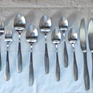 Set Flatware Gourdon Satin by Hampton Flatware 18 pieces Knife Fork Spoons